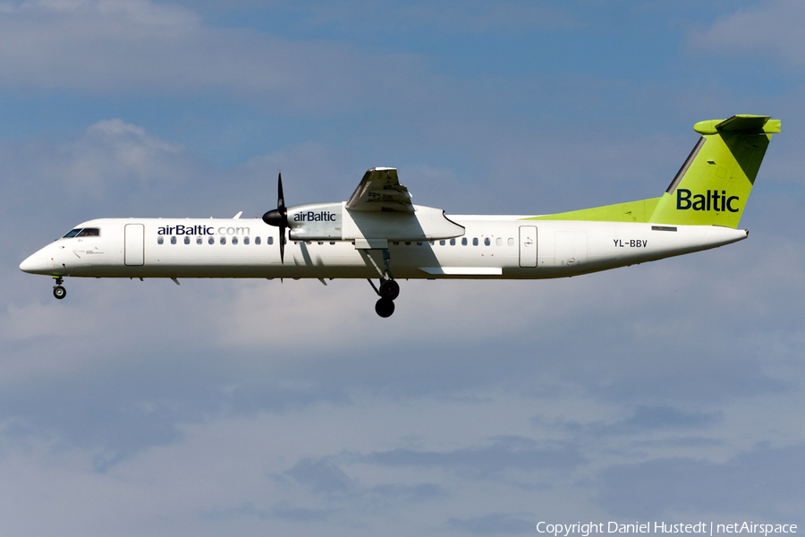 airBaltic Bombardier DHC-8-402Q (YL-BBV) | Photo 493649