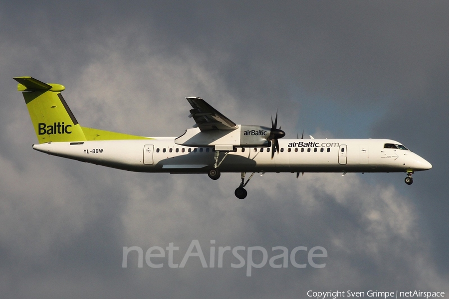 airBaltic Bombardier DHC-8-402Q (YL-BBW) | Photo 102011
