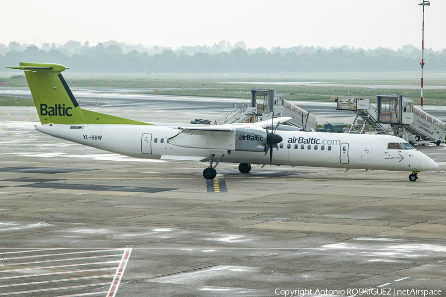 airBaltic Bombardier DHC-8-402Q (YL-BBW) | Photo 379198