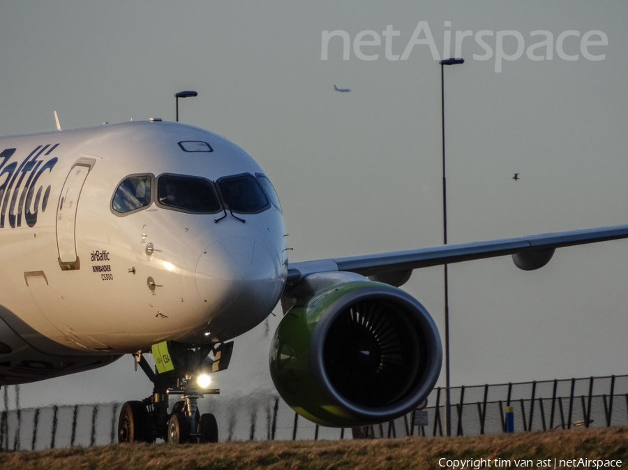 airBaltic Airbus A220-300 (YL-CSA) | Photo 148559