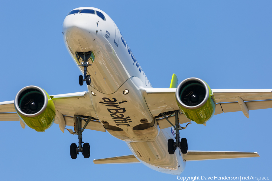 airBaltic Airbus A220-300 (YL-CSA) | Photo 157604