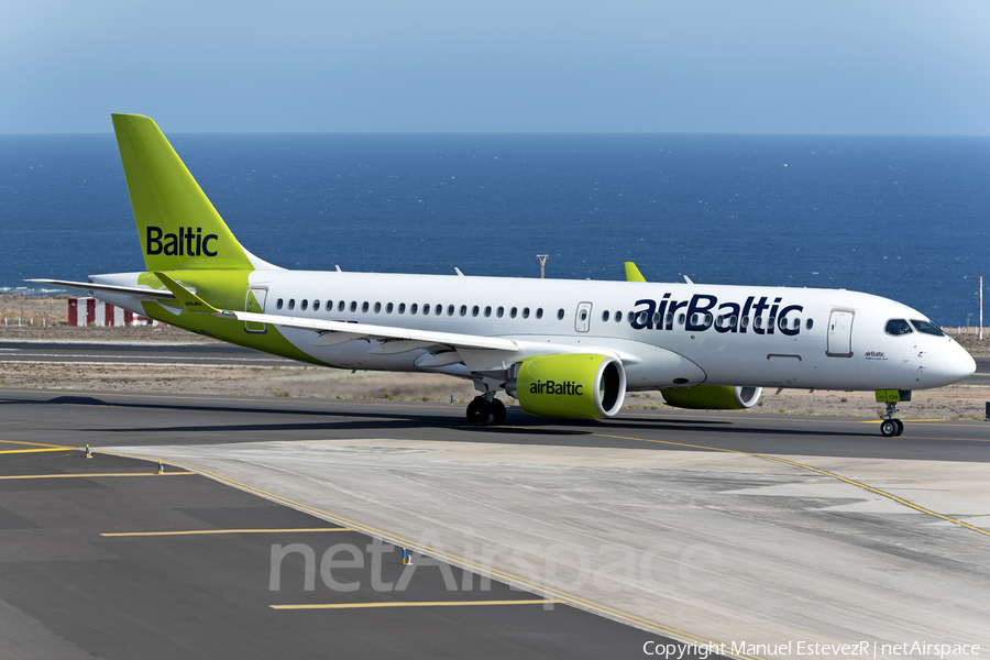 airBaltic Airbus A220-300 (YL-CSA) | Photo 525013