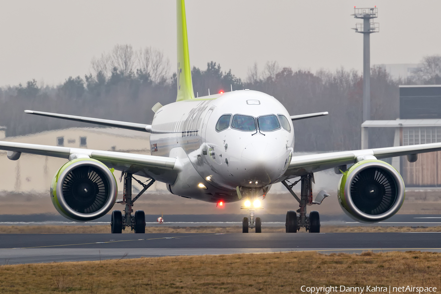 airBaltic Airbus A220-300 (YL-CSB) | Photo 143185