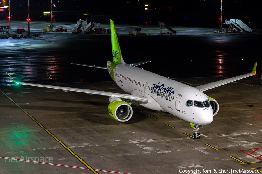 airBaltic Airbus A220-300 (YL-CSB) | Photo 537213