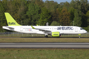 airBaltic Airbus A220-300 (YL-CSB) at  Hamburg - Fuhlsbuettel (Helmut Schmidt), Germany