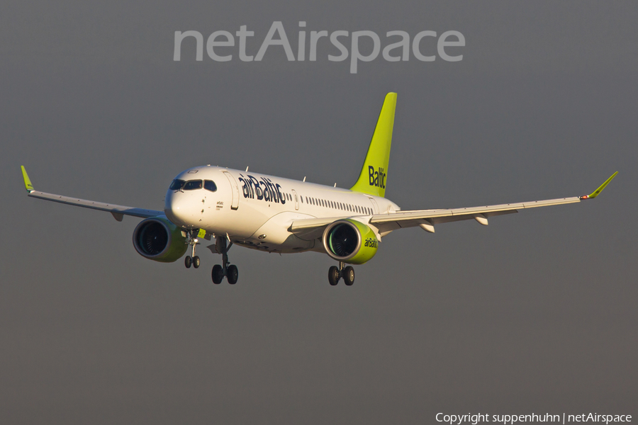 airBaltic Airbus A220-300 (YL-CSC) | Photo 153804