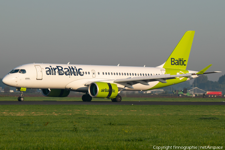 airBaltic Airbus A220-300 (YL-CSD) | Photo 424863