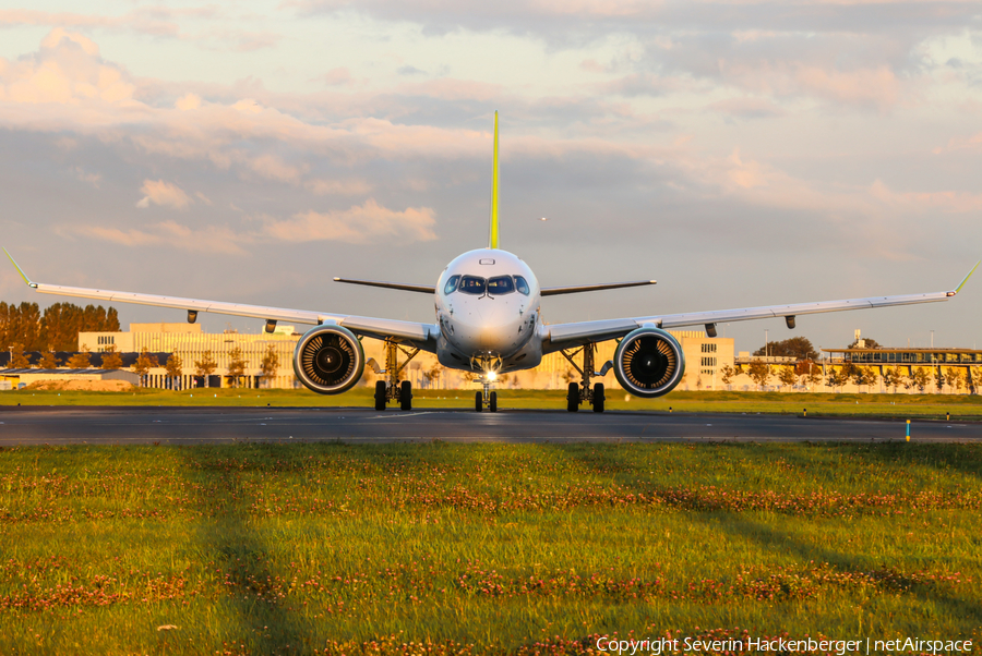 airBaltic Airbus A220-300 (YL-CSD) | Photo 190131