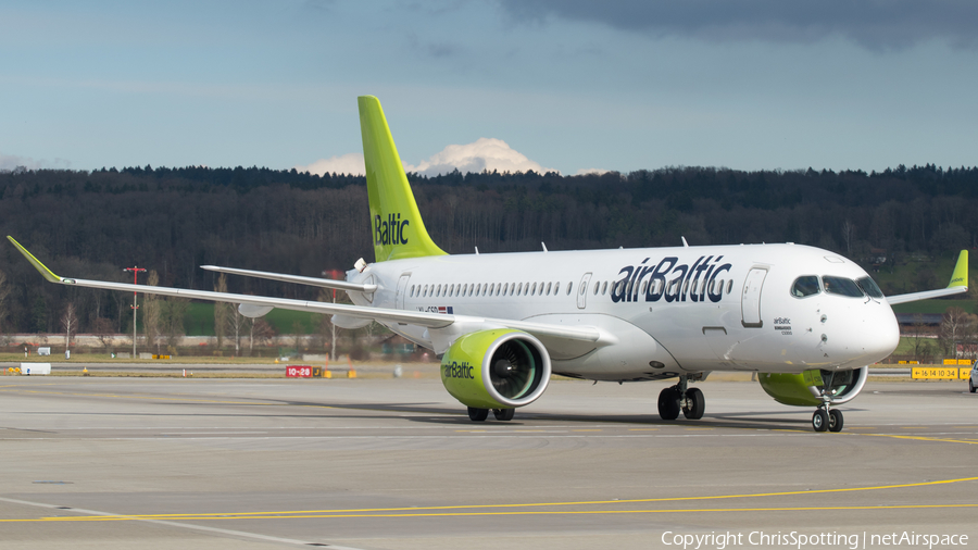 airBaltic Airbus A220-300 (YL-CSD) | Photo 256451