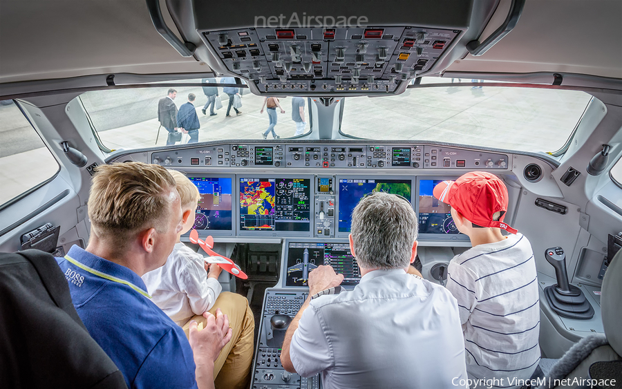 airBaltic Airbus A220-300 (YL-CSH) | Photo 258508