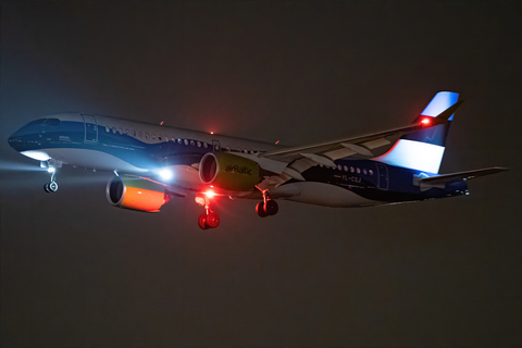 airBaltic Airbus A220-300 (YL-CSJ) at  Hamburg - Fuhlsbuettel (Helmut Schmidt), Germany