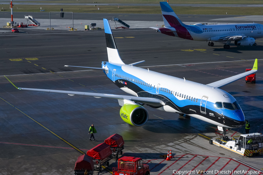 airBaltic Airbus A220-300 (YL-CSJ) | Photo 551379