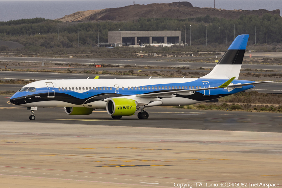 airBaltic Airbus A220-300 (YL-CSJ) | Photo 657055