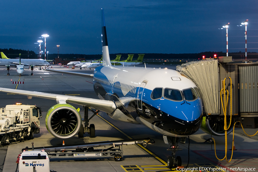 airBaltic Airbus A220-300 (YL-CSJ) | Photo 395463