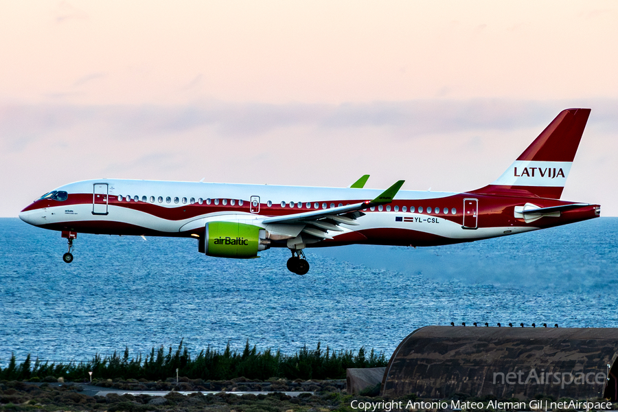 airBaltic Airbus A220-300 (YL-CSL) | Photo 629504
