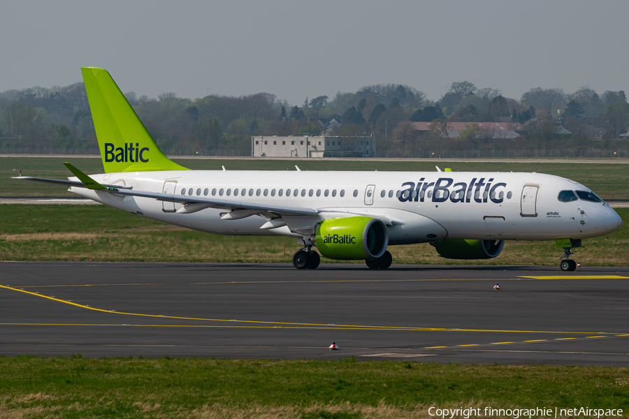 airBaltic Airbus A220-300 (YL-CSM) | Photo 501093