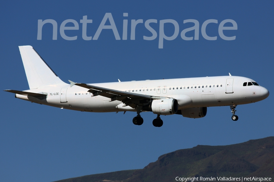 SmartLynx Airlines Airbus A320-211 (YL-LCE) | Photo 338092