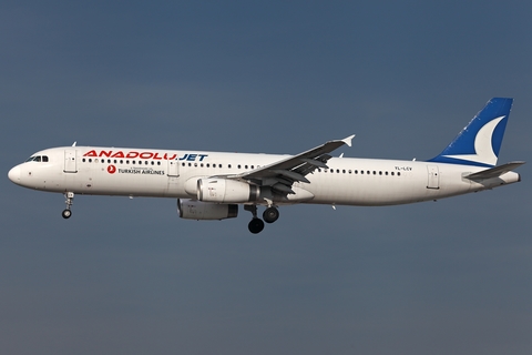 AnadoluJet (SmartLynx Airlines) Airbus A321-231 (YL-LCV) at  Frankfurt am Main, Germany