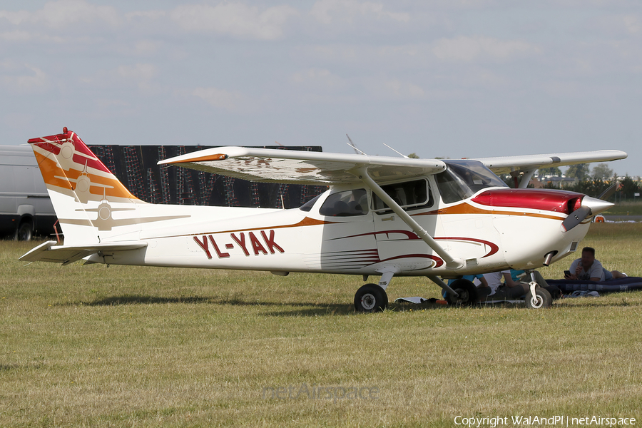 (Private) Cessna 172R Skyhawk (YL-YAK) | Photo 637305
