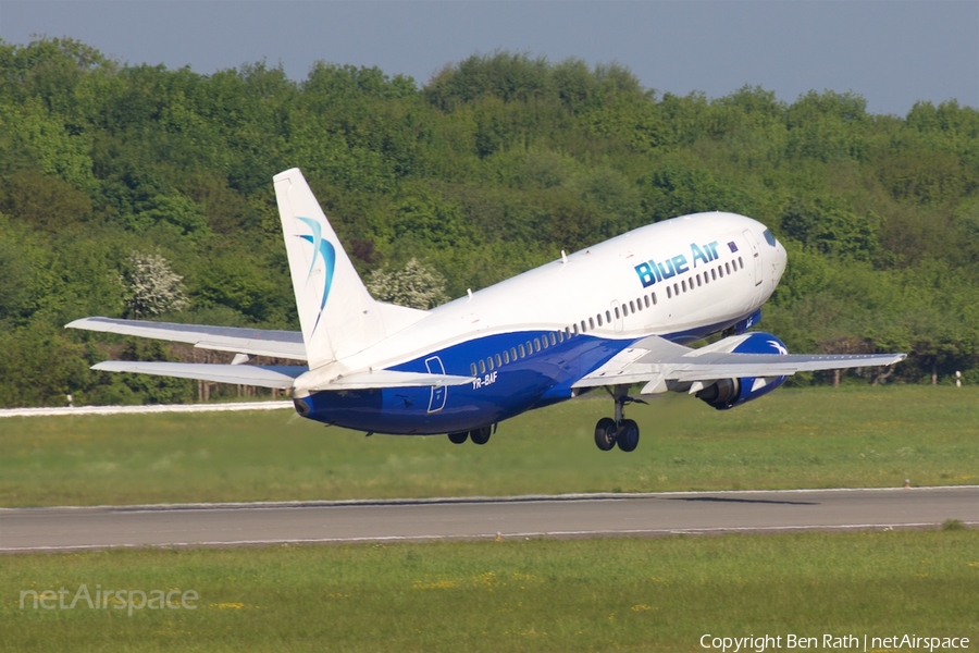 Blue Air Boeing 737-322 (YR-BAF) | Photo 164031