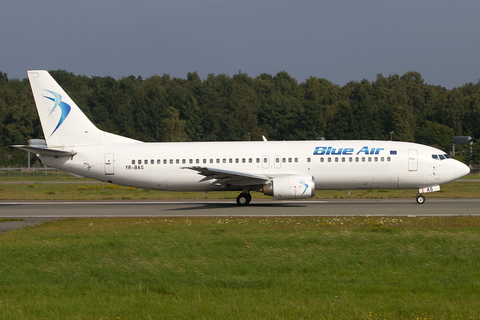 Blue Air Boeing 737-430 (YR-BAS) at  Hamburg - Fuhlsbuettel (Helmut Schmidt), Germany
