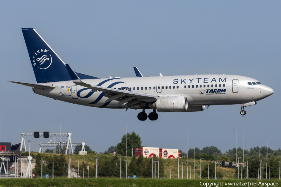 TAROM Boeing 737-78J (YR-BGF) | Photo 636042