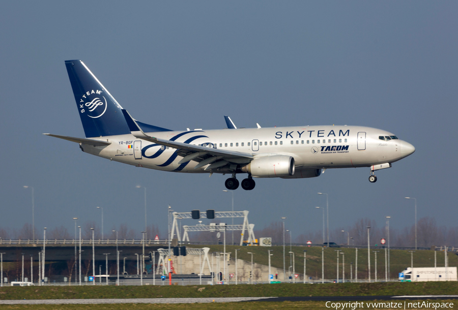 TAROM Boeing 737-78J (YR-BGF) | Photo 102251