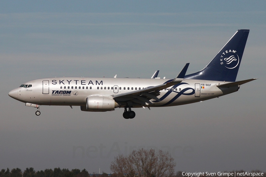 TAROM Boeing 737-78J (YR-BGF) | Photo 152446