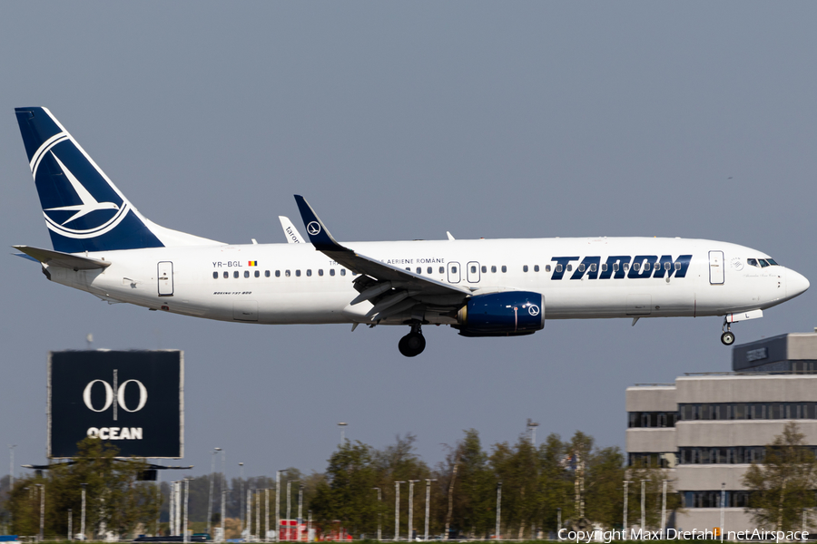 TAROM Boeing 737-8H6 (YR-BGL) | Photo 506483