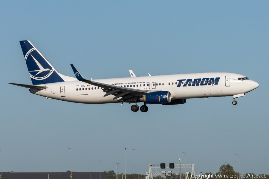 TAROM Boeing 737-8H6 (YR-BGL) | Photo 595985