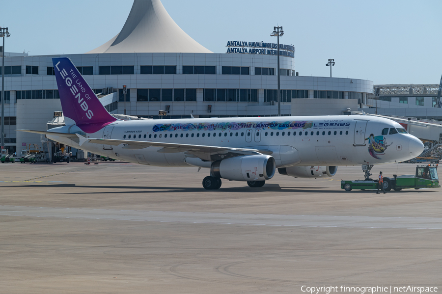 Bees Airlines Airbus A320-232 (YR-BUZ) | Photo 627872