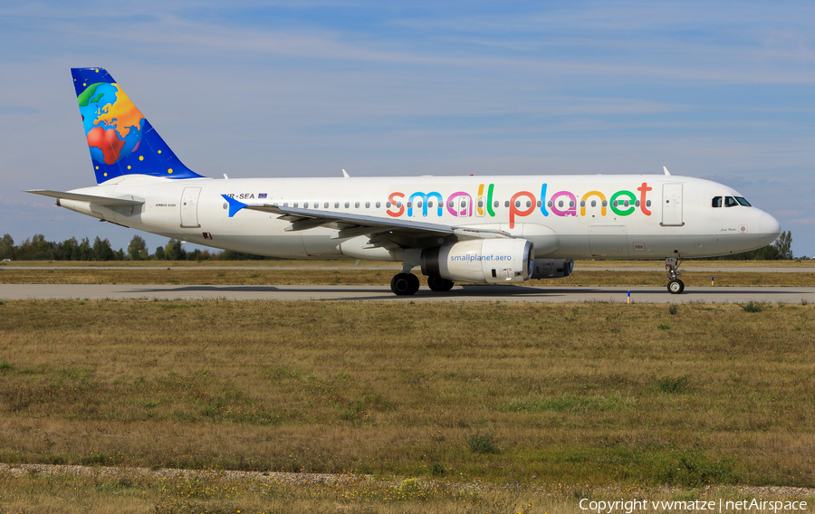 Small Planet Airlines Airbus A320-231 (YR-SEA) | Photo 429117
