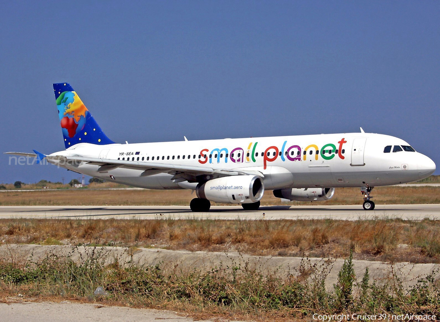 Small Planet Airlines Airbus A320-231 (YR-SEA) | Photo 289378