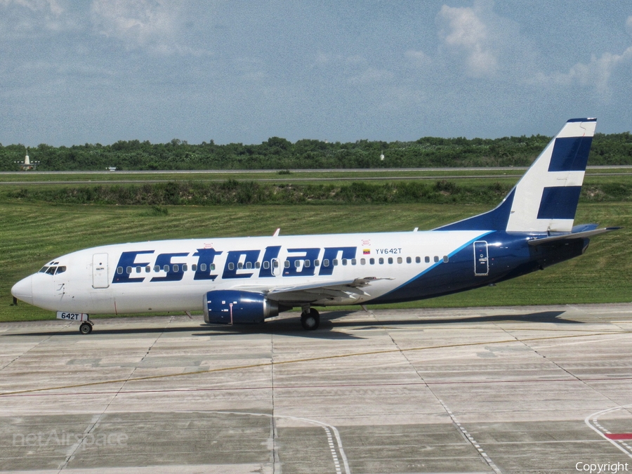 Estelar Latinoamerica Boeing 737-33A (YV642T) | Photo 352520