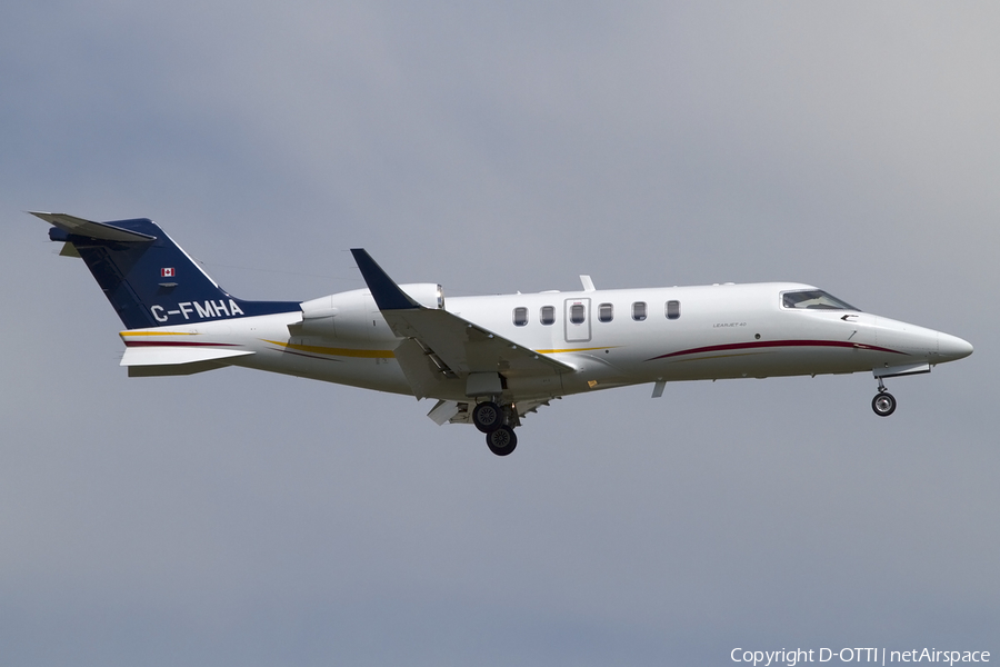 AirSprint Bombardier Learjet 40 (C-FMHA) | Photo 443505