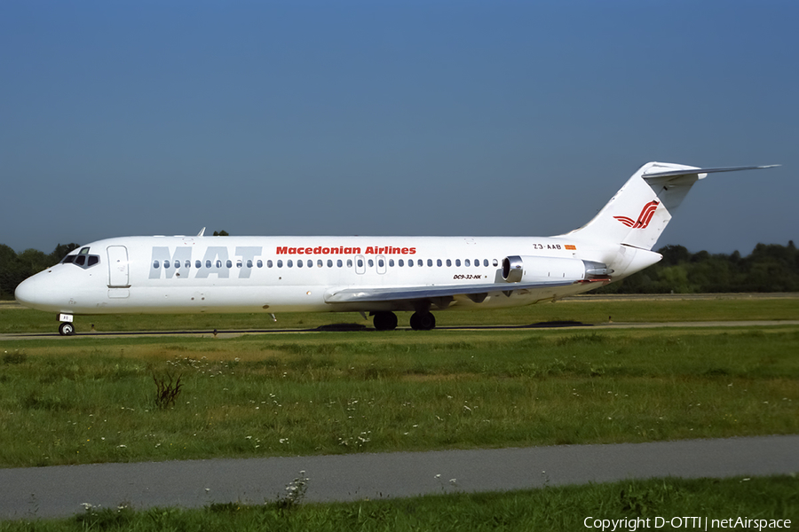 MAT - Macedonian Airlines McDonnell Douglas DC-9-32 (Z3-AAB) | Photo 431427