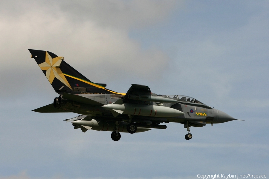 Royal Air Force Panavia Tornado GR4 (ZA564) | Photo 554394