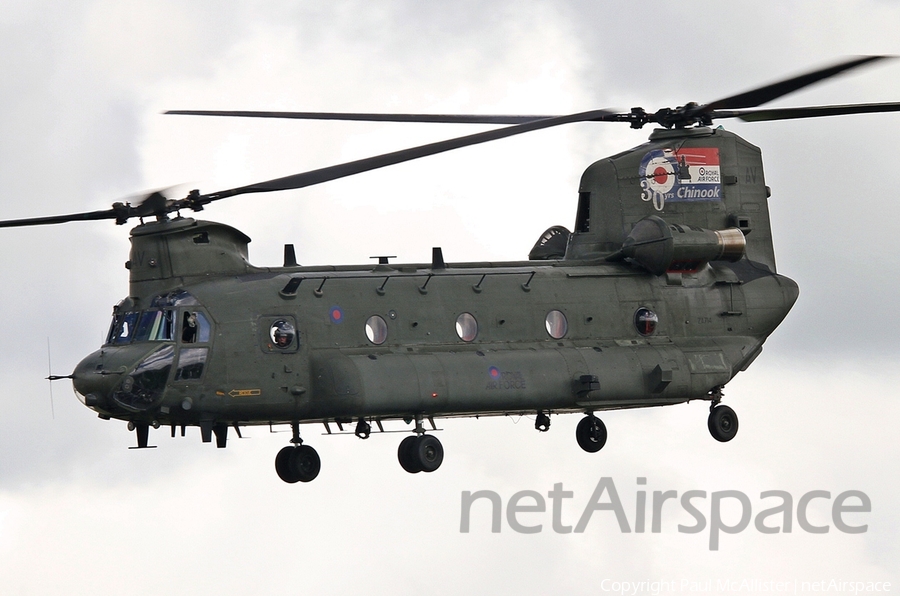 Royal Air Force Boeing Chinook HC.6A (ZA714) | Photo 8412