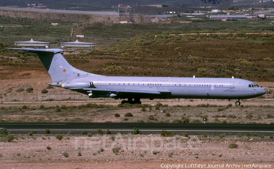 Royal Air Force Vickers VC-10 K4 (ZD242) | Photo 407307