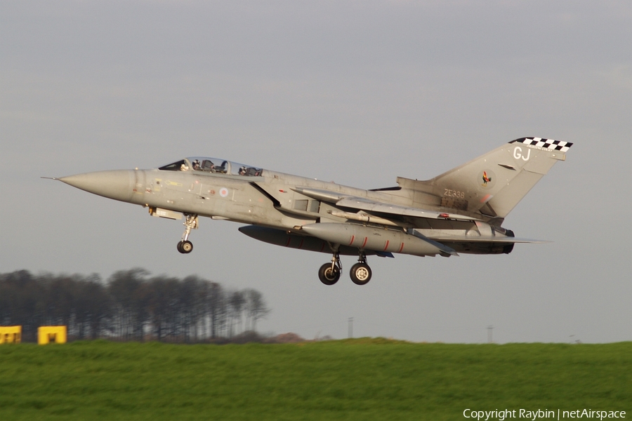 Royal Air Force Panavia Tornado F3 (ZE338) | Photo 554415