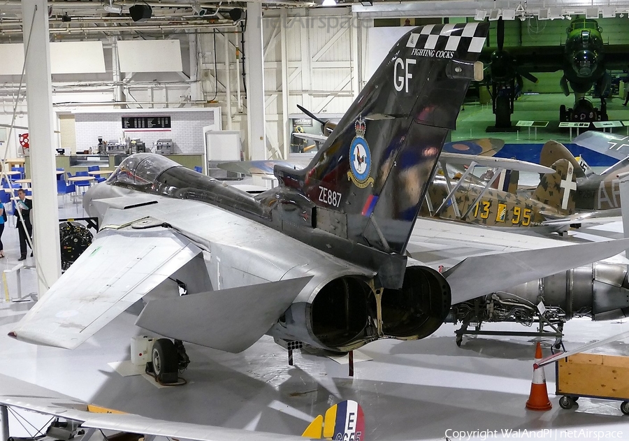 Royal Air Force Panavia Tornado F3 (ZE887) | Photo 441916