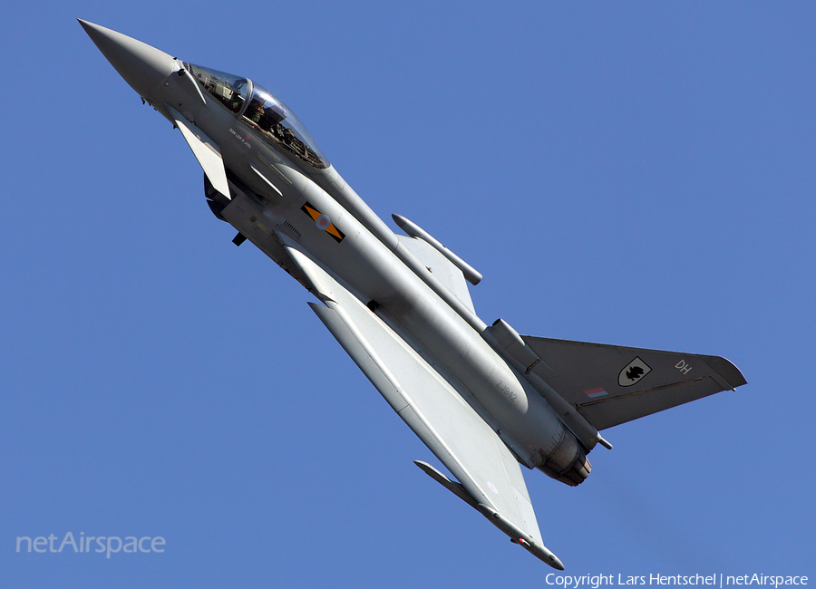 Royal Air Force Eurofighter Typhoon FGR4 (ZJ942) | Photo 396577