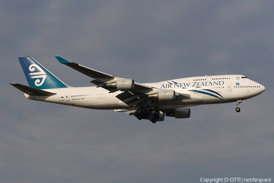 Air New Zealand Boeing 747-419 (ZK-NBW) | Photo 271784
