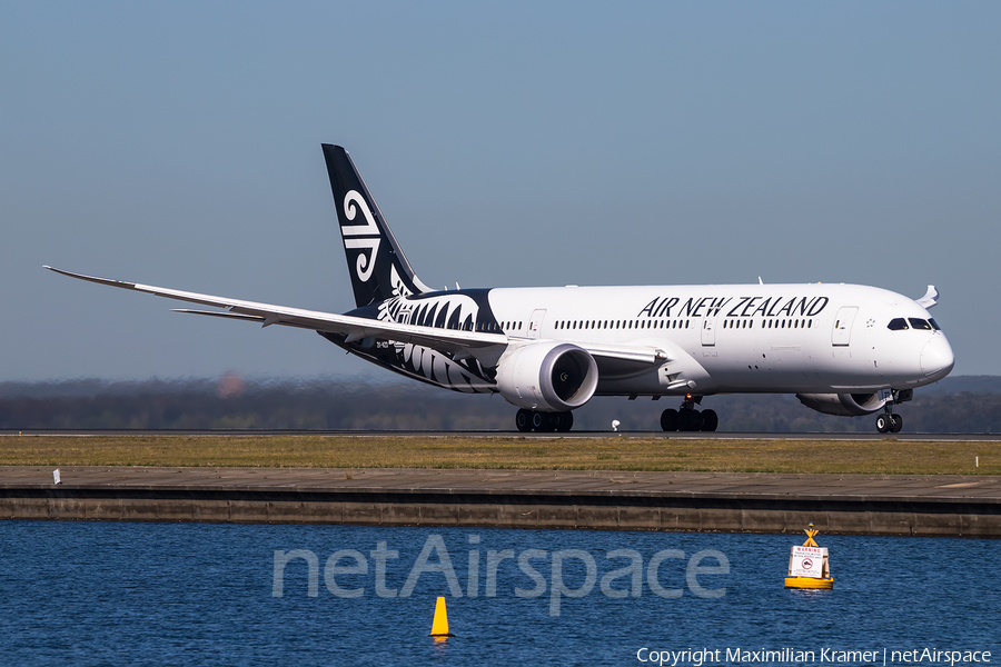 Air New Zealand Boeing 787-9 Dreamliner (ZK-NZD) | Photo 390418