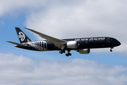 Air New Zealand Boeing 787-9 Dreamliner (ZK-NZE) at  Auckland - International, New Zealand