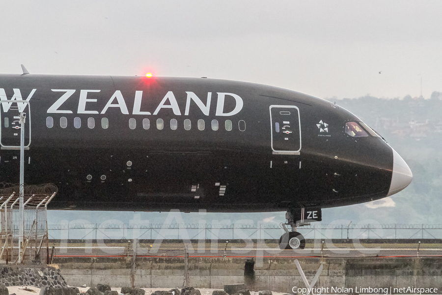 Air New Zealand Boeing 787-9 Dreamliner (ZK-NZE) | Photo 403254