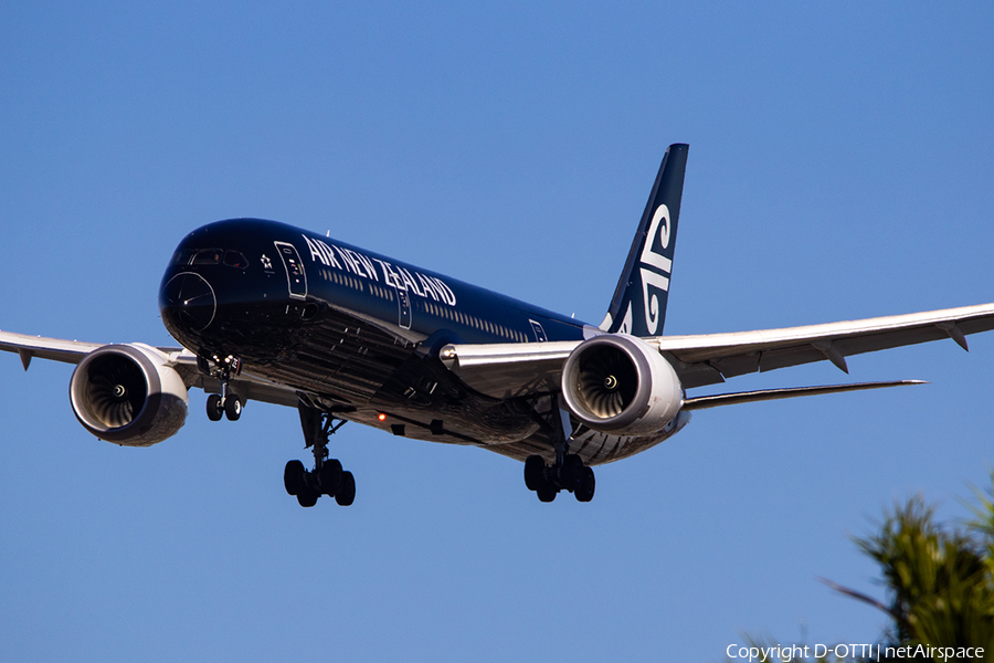 Air New Zealand Boeing 787-9 Dreamliner (ZK-NZE) | Photo 540126