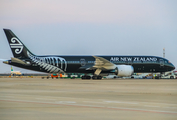 Air New Zealand Boeing 787-9 Dreamliner (ZK-NZE) at  Shanghai - Pudong International, China