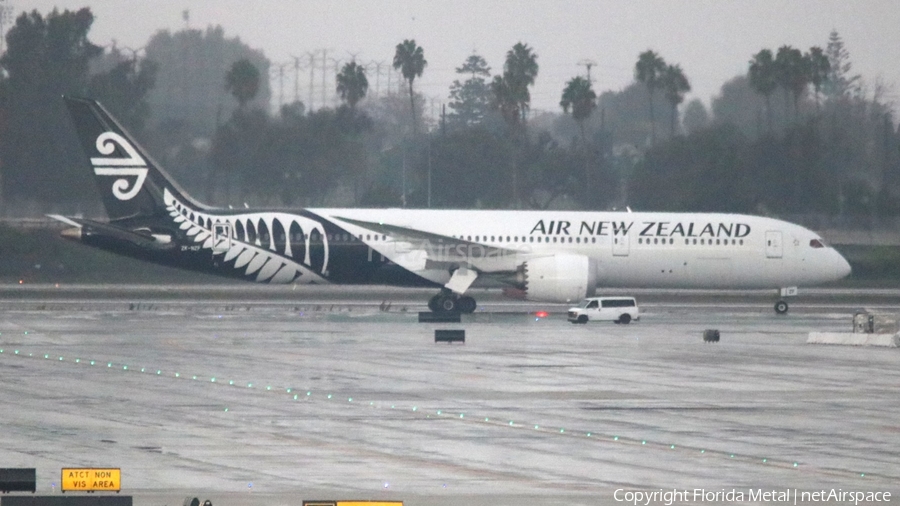 Air New Zealand Boeing 787-9 Dreamliner (ZK-NZF) | Photo 408579