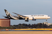 Air New Zealand Boeing 787-9 Dreamliner (ZK-NZH) at  Tokyo - Narita International, Japan